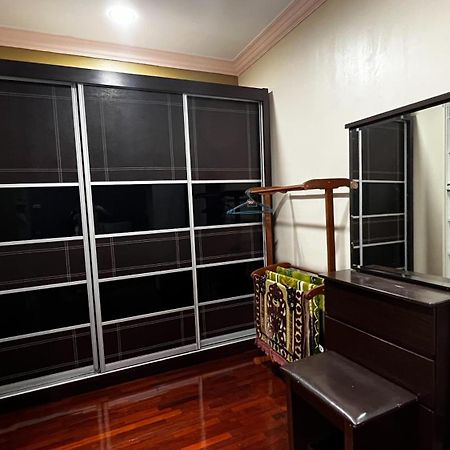 Yb Guest House 4 Bilik 5 Katil Chukai Luaran gambar