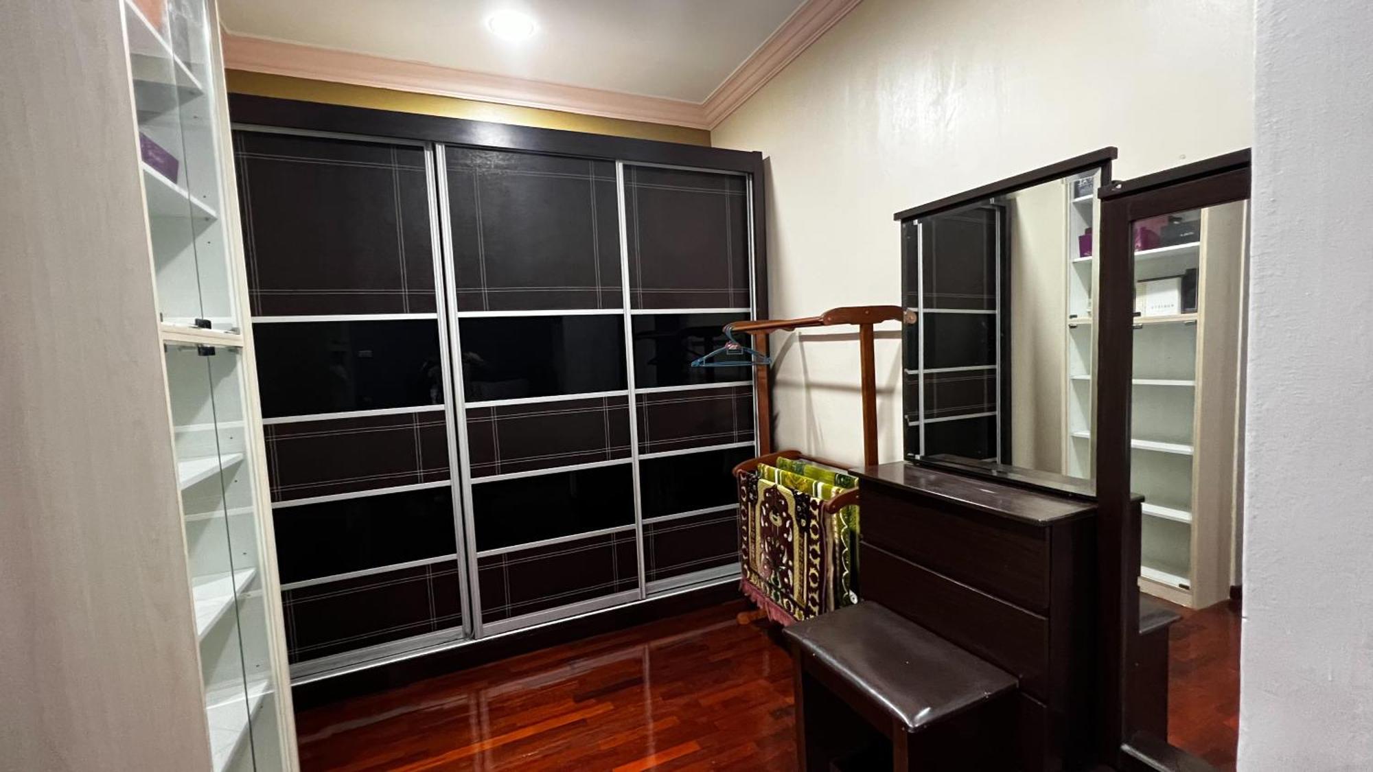 Yb Guest House 4 Bilik 5 Katil Chukai Luaran gambar