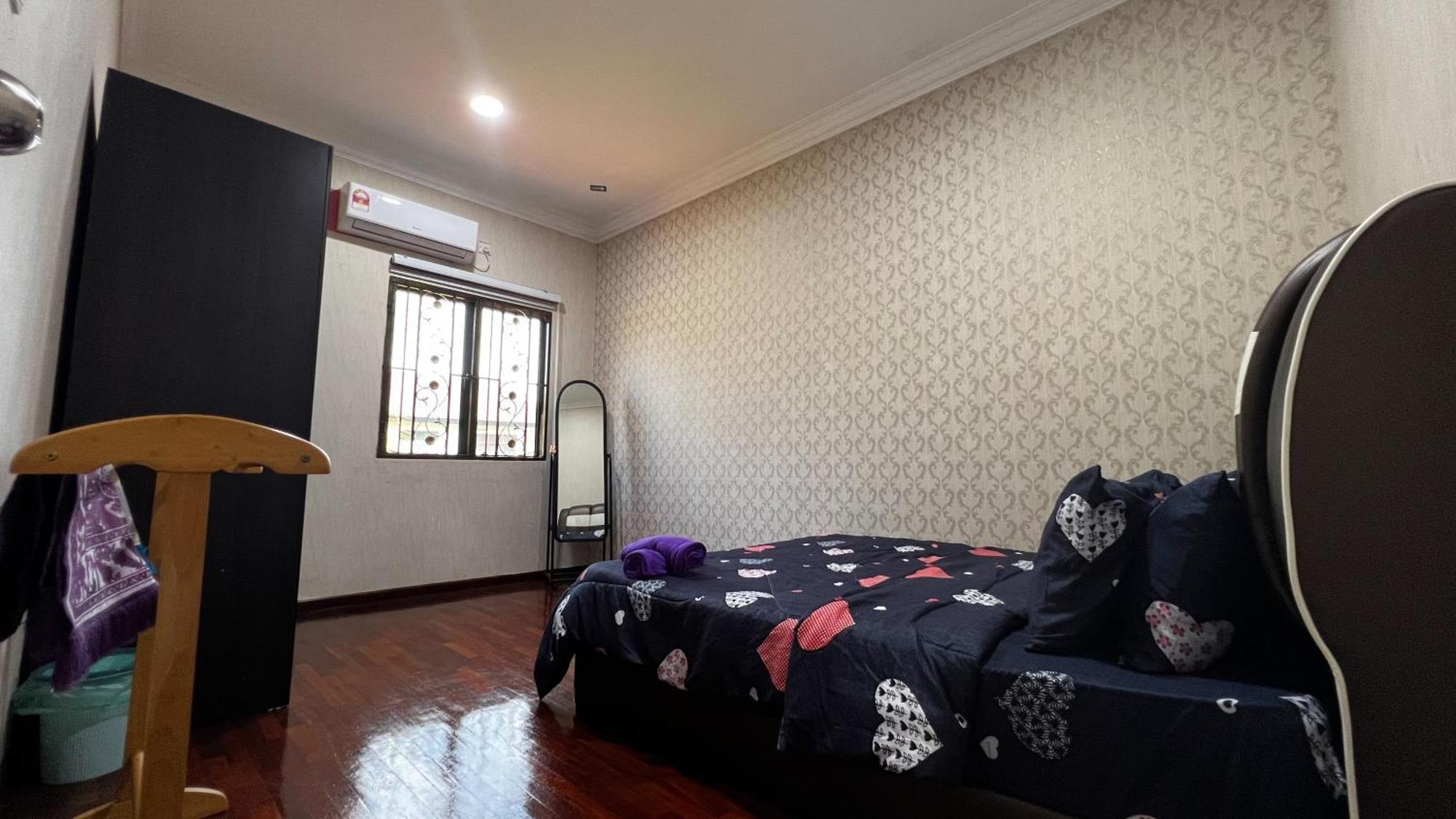 Yb Guest House 4 Bilik 5 Katil Chukai Luaran gambar