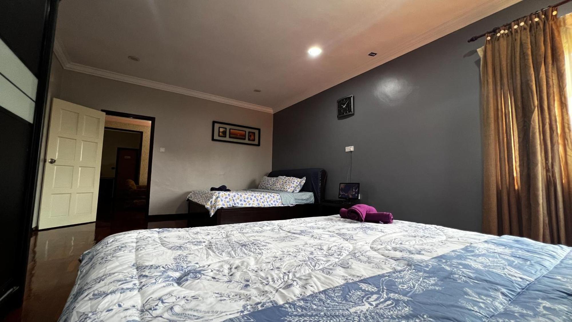 Yb Guest House 4 Bilik 5 Katil Chukai Luaran gambar