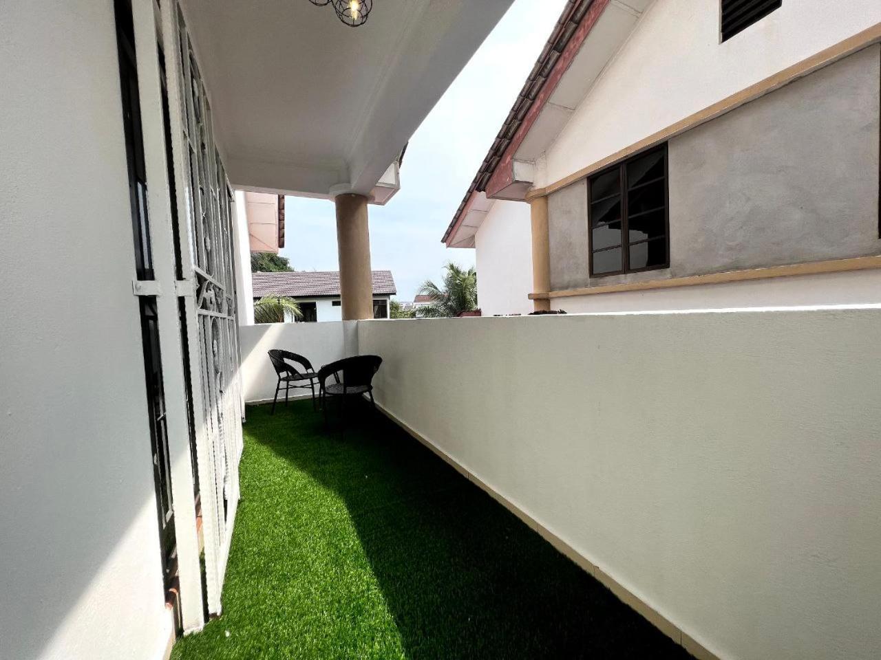 Yb Guest House 4 Bilik 5 Katil Chukai Luaran gambar