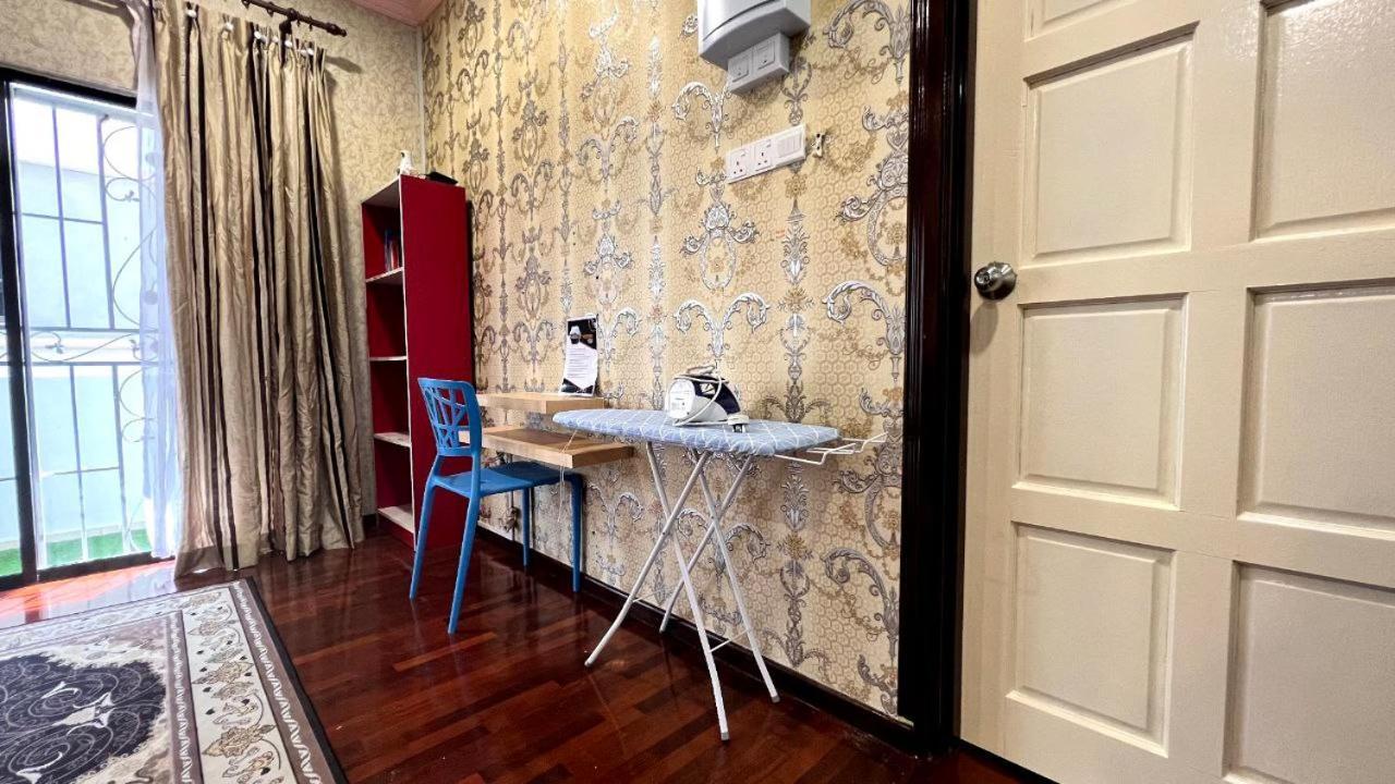 Yb Guest House 4 Bilik 5 Katil Chukai Luaran gambar