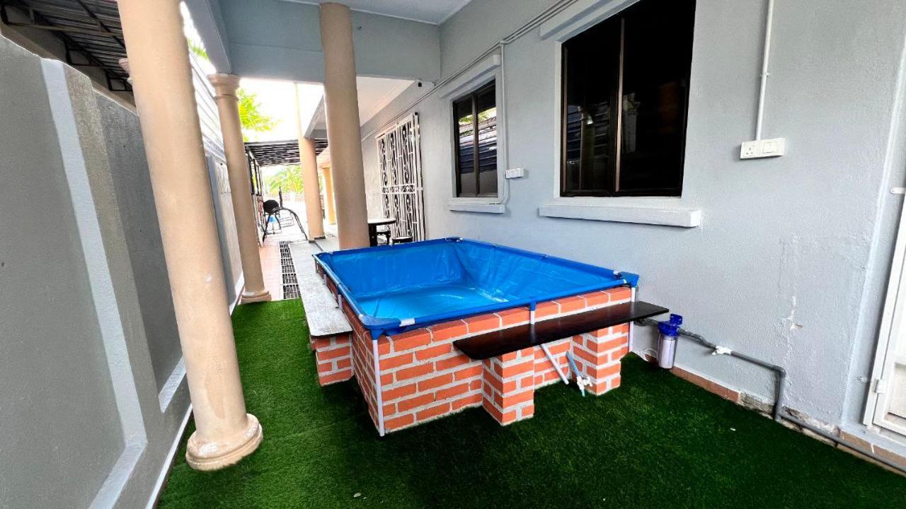 Yb Guest House 4 Bilik 5 Katil Chukai Luaran gambar