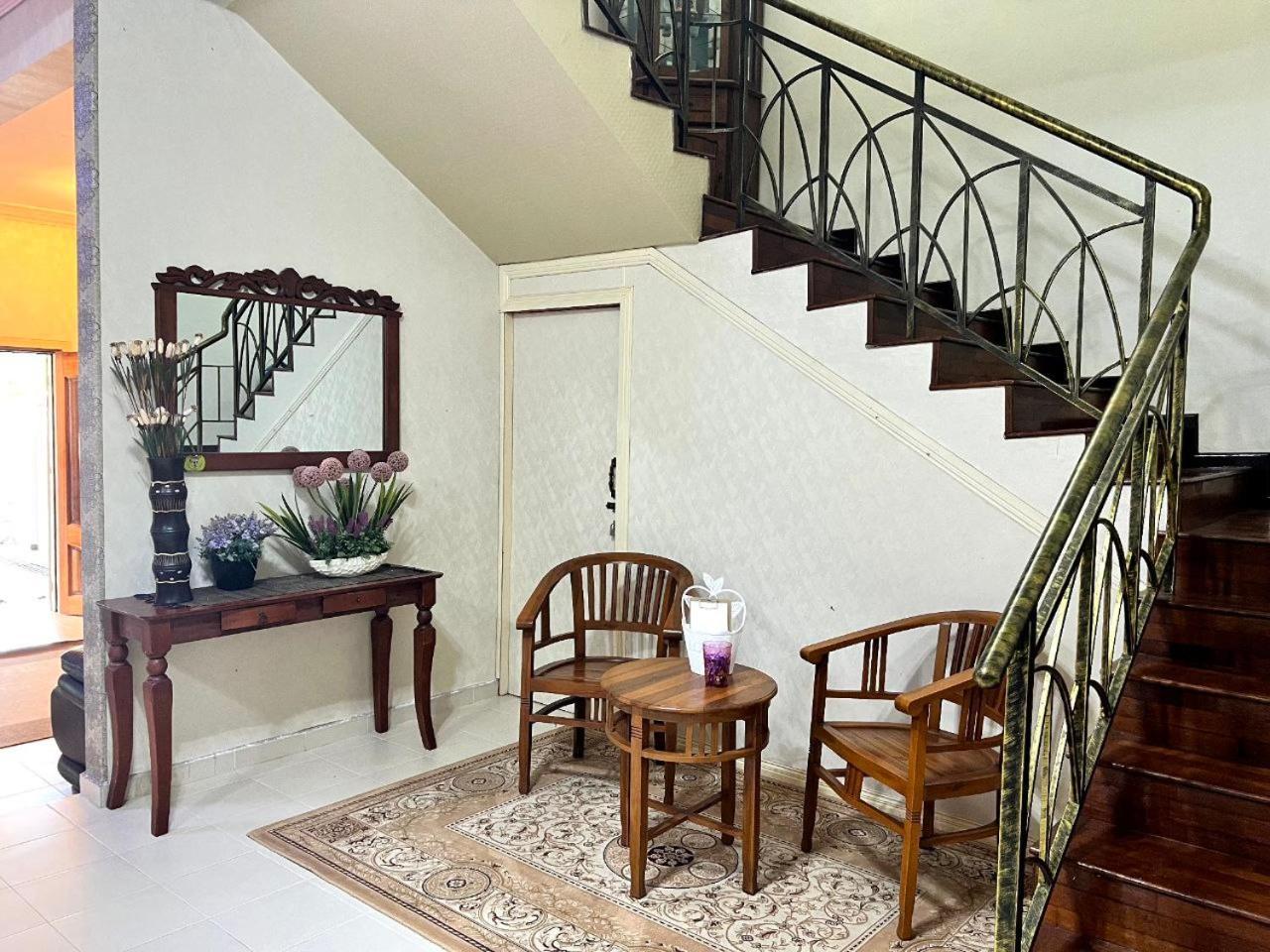 Yb Guest House 4 Bilik 5 Katil Chukai Luaran gambar