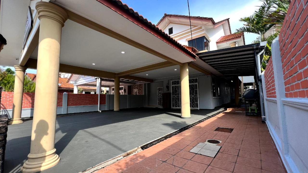 Yb Guest House 4 Bilik 5 Katil Chukai Luaran gambar