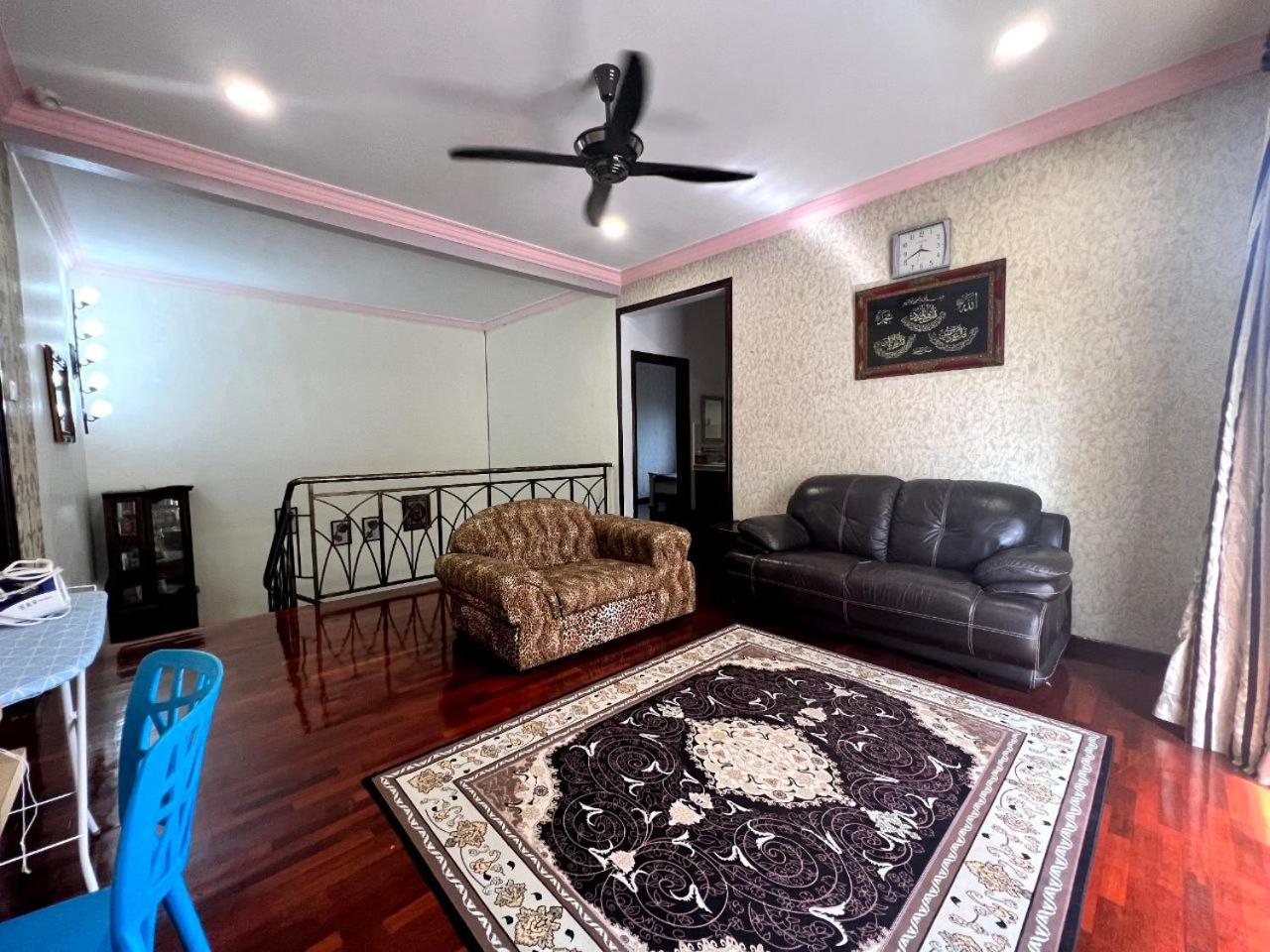Yb Guest House 4 Bilik 5 Katil Chukai Luaran gambar