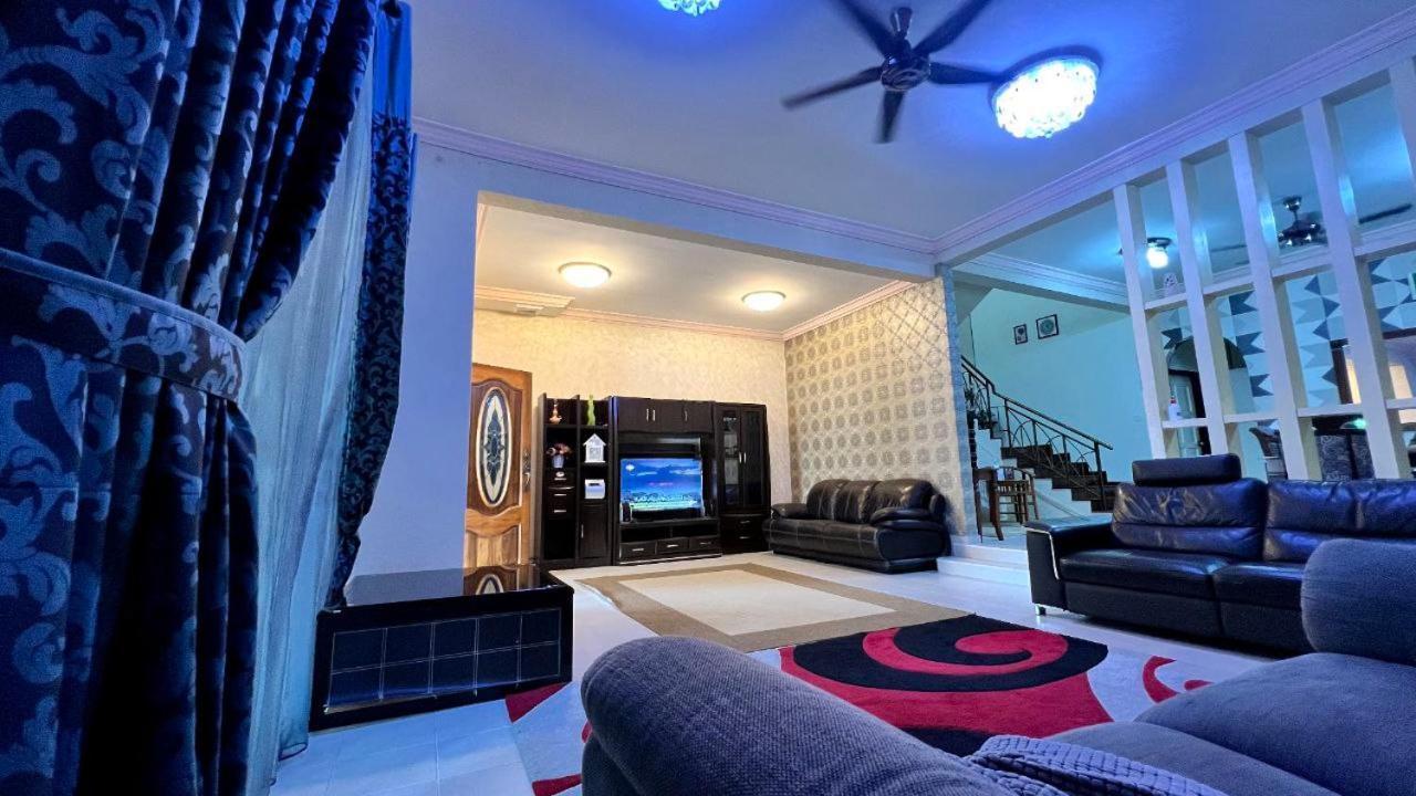 Yb Guest House 4 Bilik 5 Katil Chukai Luaran gambar