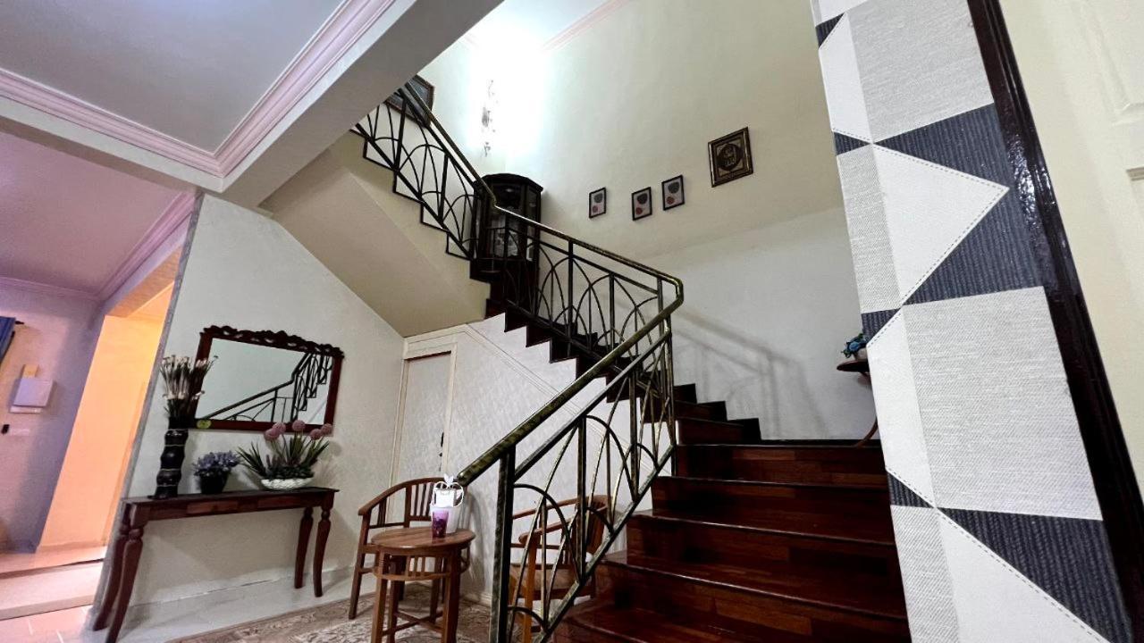 Yb Guest House 4 Bilik 5 Katil Chukai Luaran gambar
