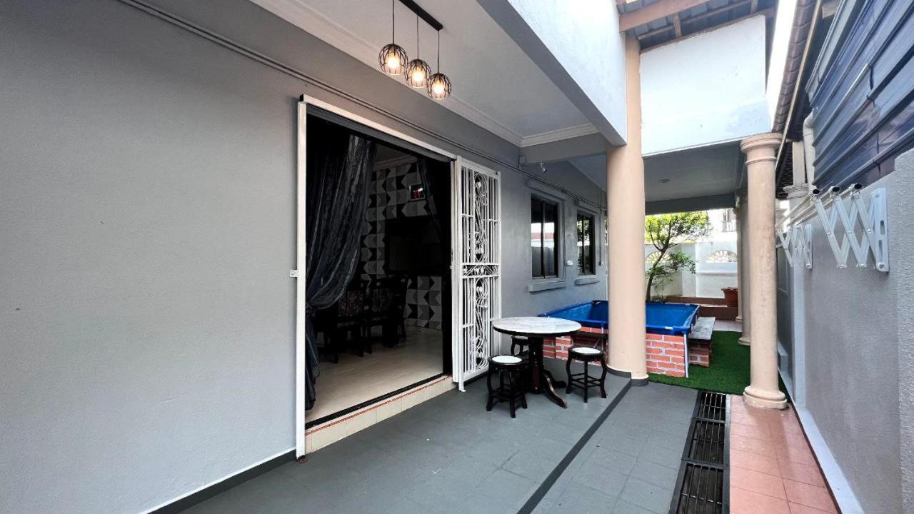 Yb Guest House 4 Bilik 5 Katil Chukai Luaran gambar